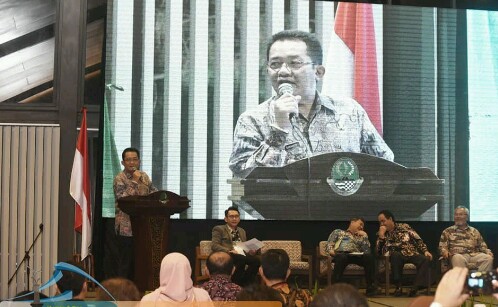 Bupati Tasikamalaya H.Ade Sugianto,saat berbicara di podium acara Kopdar, yang di 