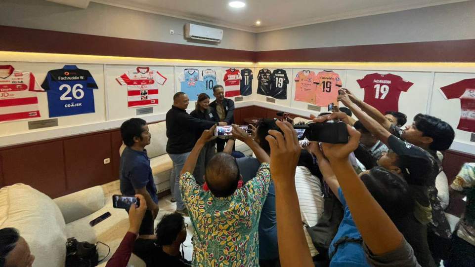 Suasana Konferensi Pers PT Polana Bola Madura Bersatu pada Jumat, 20 Januari 2023 di Pamekasan, Madura. (Dok. Istimewa)