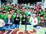 Rylife saat menjalankan program Gerakan Wakaf Sejuta Alquran di Pondok Pesantren As-Shofa, Kecamatan Rajeg, Tangerang, Banten. (Dok. Istimewa)